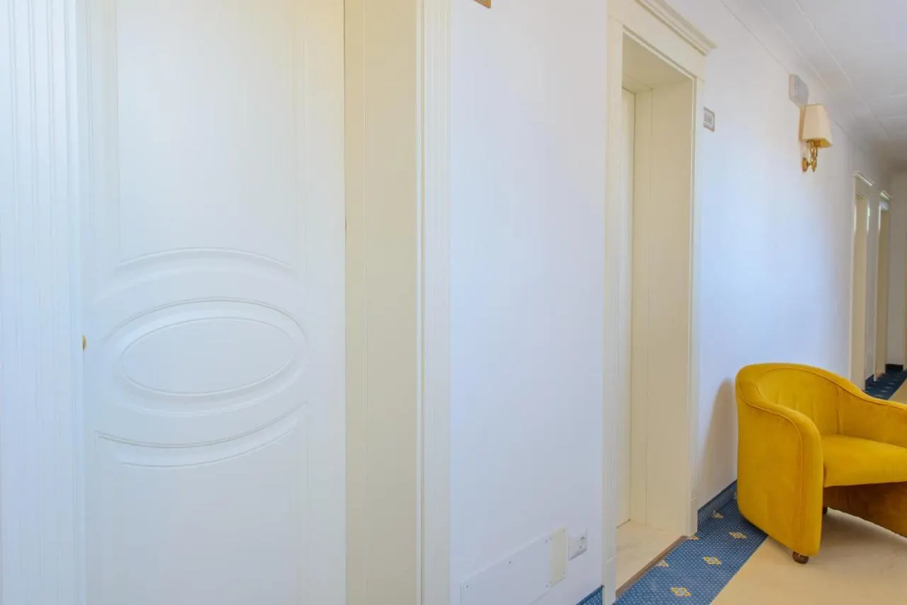 Palace Hotel Domus Mea Riccione 3*,  Olaszország
