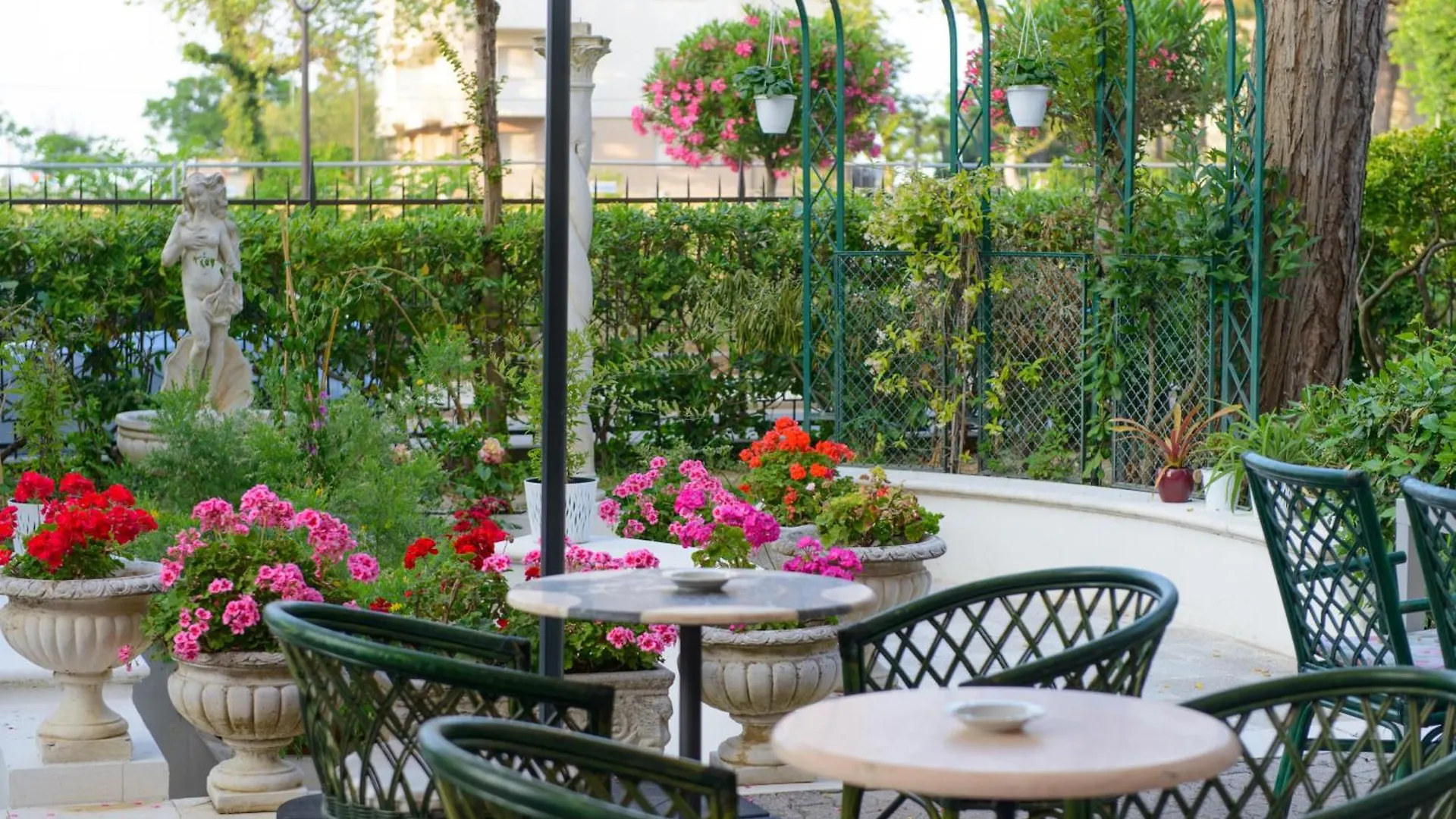 Palace Hotel Domus Mea Riccione 3*,